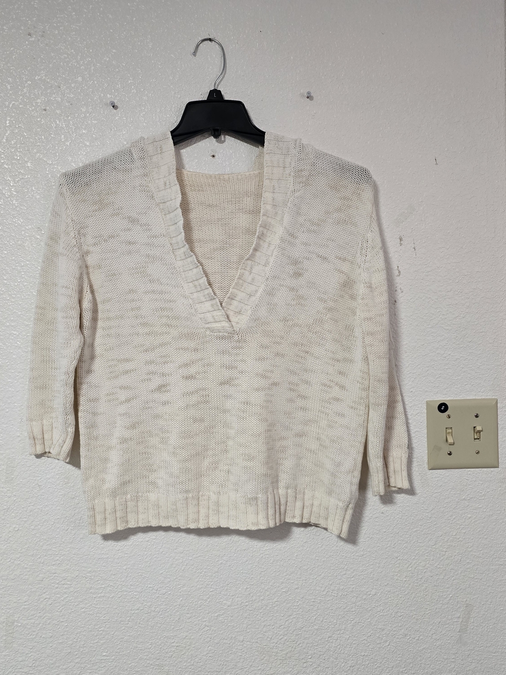 Columbia Cream V-Neck Knit Sweater. No Size Tag. Maybe Size L